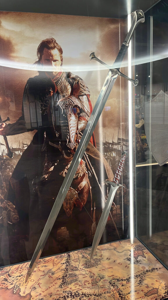 Zwaarden uit de film Lord Of The Rings, gelegen in het Filmmuseum in Düsseldorf.
