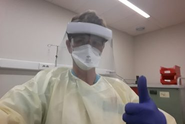volledig ingepakte verpleegster