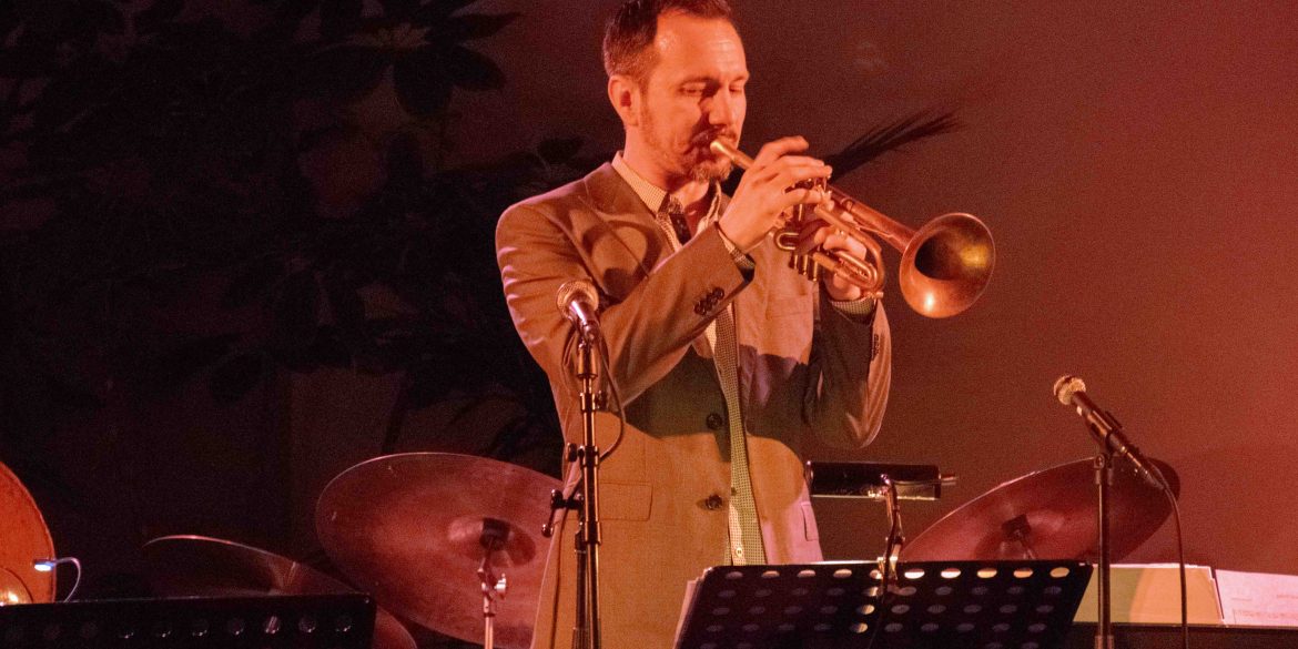 Jazztrompettist Chad McCullough treedt op in AMOR