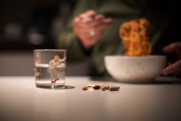 Pillen nemen bij het eten