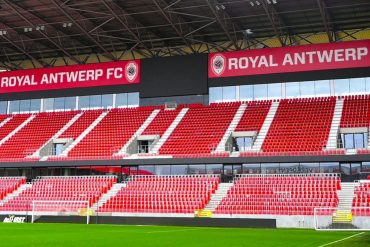 Tribune in het stadion van Antwerp