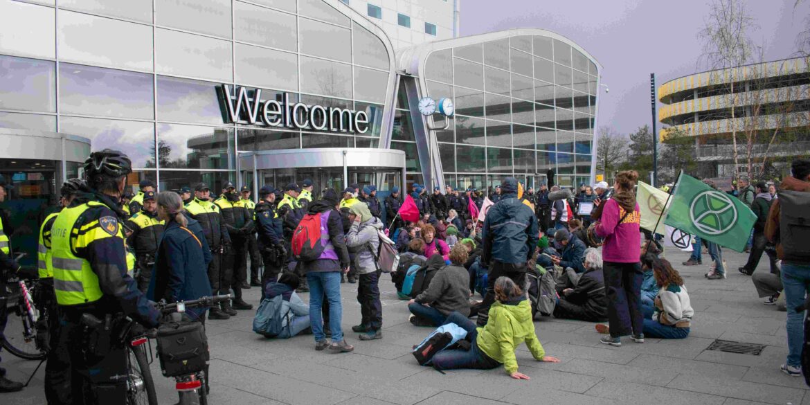 Op Eindhoven Airport was er hinder door een protest van Extinction Rebellion