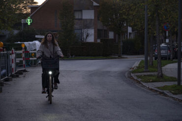 Fietser die wel verlichting heeft