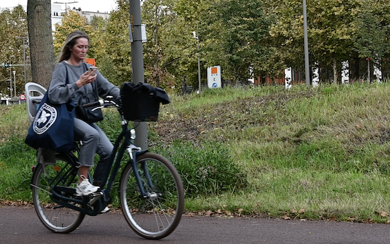 Vrouw met gsm