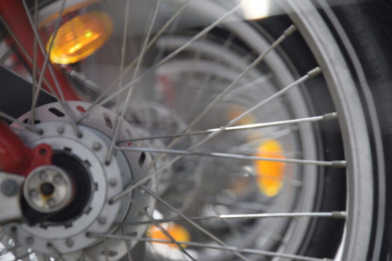 Rij voorwielen van A-velo's