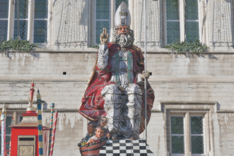 standbeeld sinterklaas