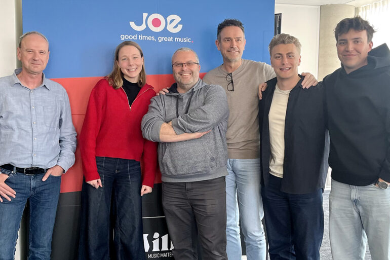 Vijf collega's in radioredactie