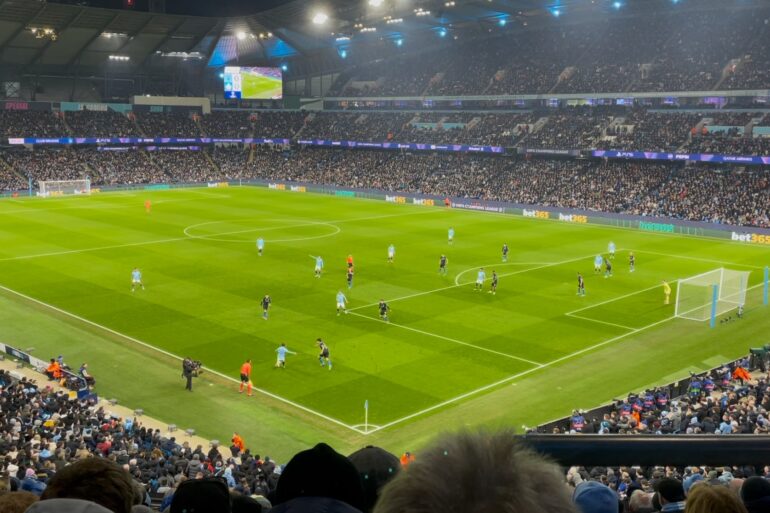 omslagfoto artikel Manchester City Arno Raets