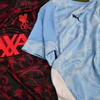 t-shirt Liverpool en Man City