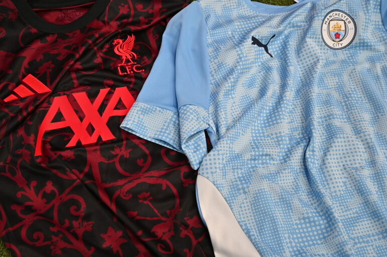 t-shirt Liverpool en Man City