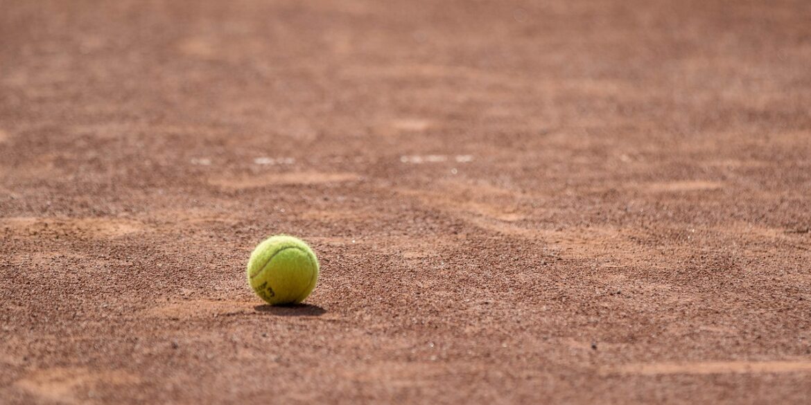 Foto van een tennisbal