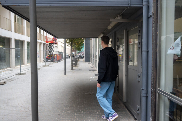 Iemand verlaat de school