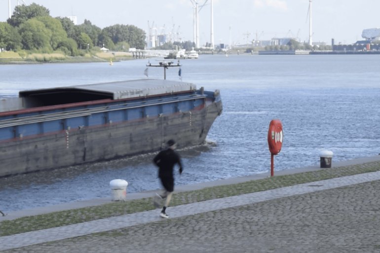 Jogger Scheldekaai in Antwerpen