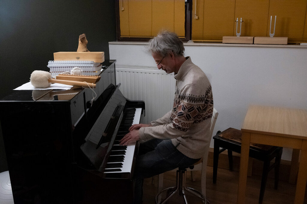 Stijn Leijssen aan de piano